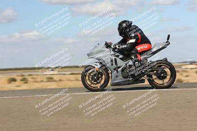 media/Nov-03-2024-TrackDaz (Sun) [[44580f4982]]/B Group/1220pm (Wheelie Bump)/